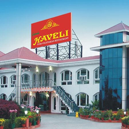 Gajraula Haveli Resort Екстер'єр фото